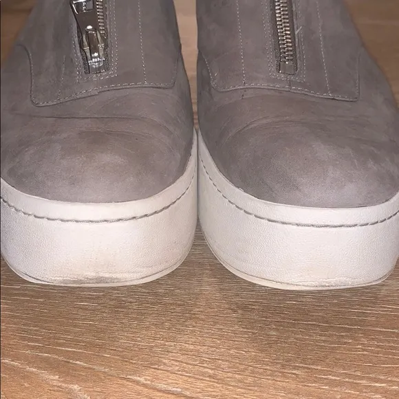 Vince Warner Zip Up Sneakers 8.5