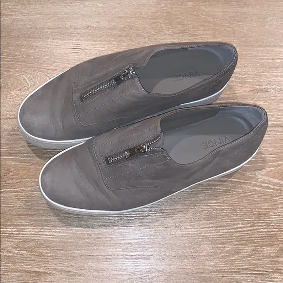 Vince Warner Zip Up Sneakers 8.5