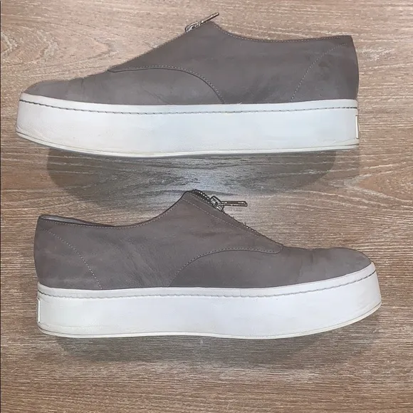 Vince Warner Zip Up Sneakers 8.5