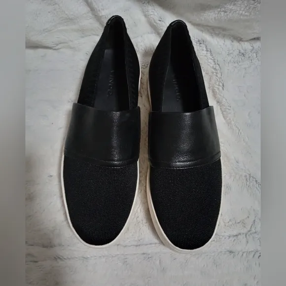 Vince Warren Knit Slip-On Sneakers With Leather Ladies Size 7 Black LIKE NEW