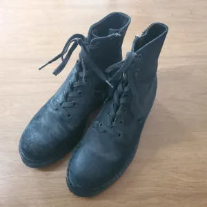 Vince Womens Suede Combat Boots Size 7.5 Black Lace Up Ankle Booties Comfy Moto