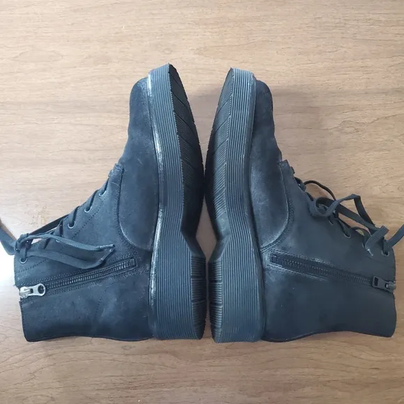 Vince Womens Suede Combat Boots Size 7.5 Black Lace Up Ankle Booties Comfy Moto