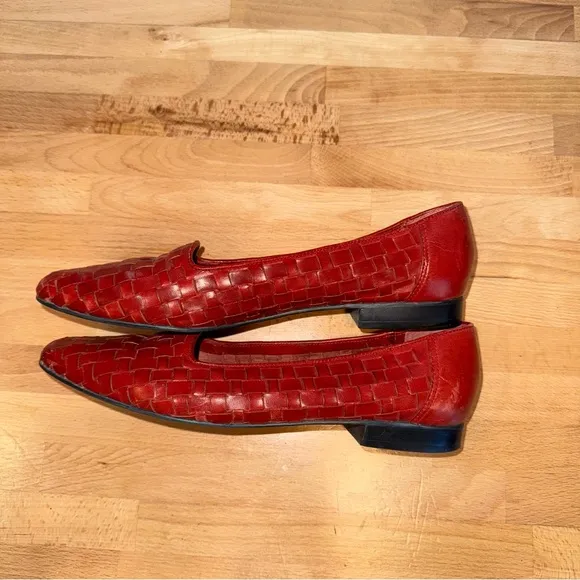 Vintage 90’s Bernardo Women's Red Woven Loafers. Size 8.5w