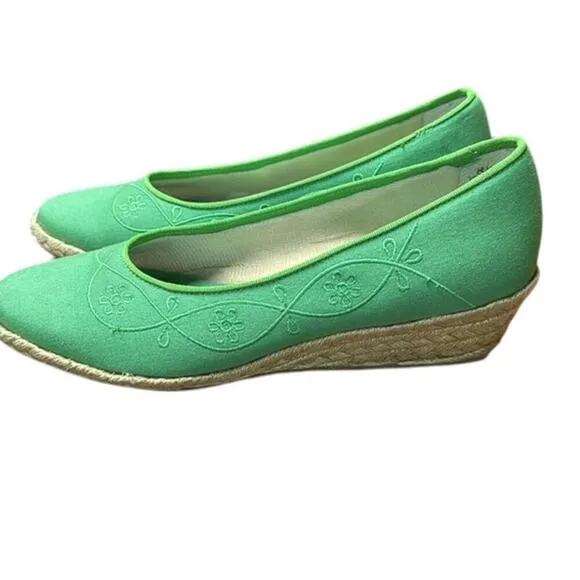 Vintage Beacon Kelly Green Embroidered Canvas Wedge Espadrilles Size 8.5W