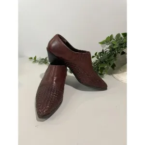 Vintage Brown Leather Slip-On Loafers With Woven Detail &amp; Low Heel Size 7M