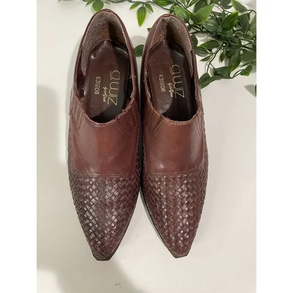 Vintage Brown Leather Slip-On Loafers With Woven Detail &amp; Low Heel Size 7M