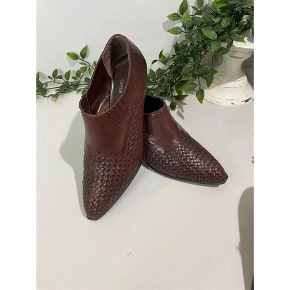 Vintage Brown Leather Slip-On Loafers With Woven Detail &amp; Low Heel Size 7M
