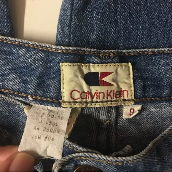 Vintage Calvin Klein Medium Wash Blue Tapered Fit Mom Jeans