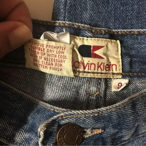 Vintage Calvin Klein Medium Wash Blue Tapered Fit Mom Jeans
