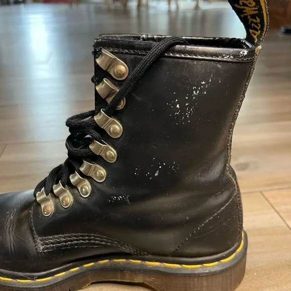 Vintage Doc Martens Made in England Lug Sole Combat Boots Women 4