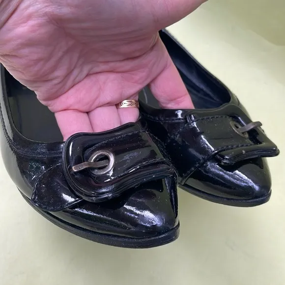 Vintage Fendi Black patent leather flats with Sophisticated Detail at the front