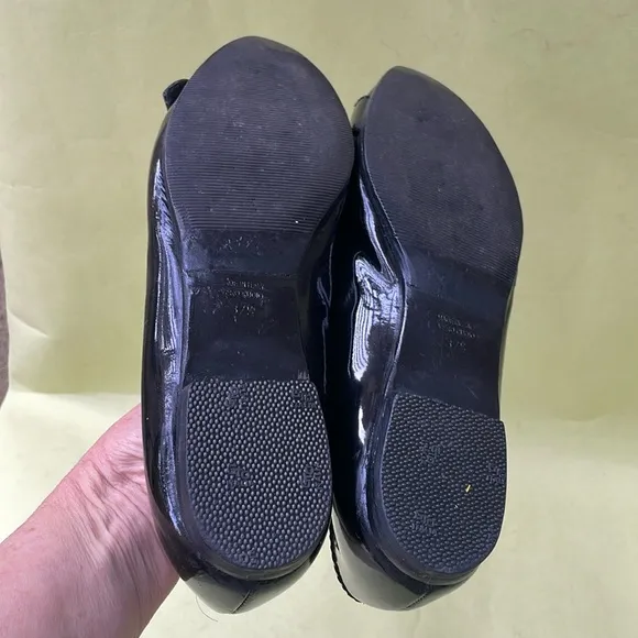 Vintage Fendi Black patent leather flats with Sophisticated Detail at the front