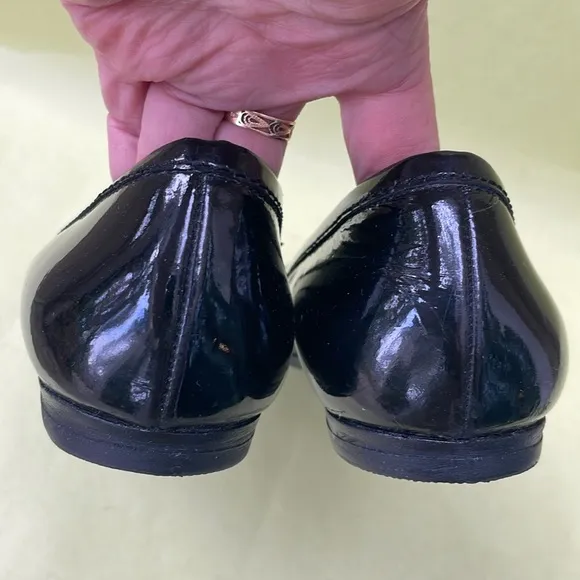 Vintage Fendi Black patent leather flats with Sophisticated Detail at the front