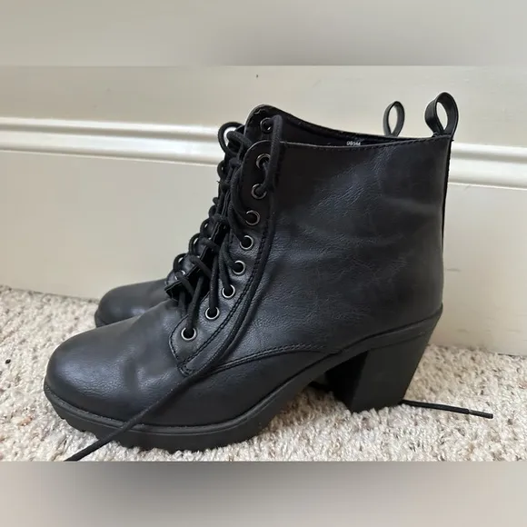 Vintage MIA Women’s Black Combat Boots Kat Lace Up Size 8.5 Rocker Punk Biker