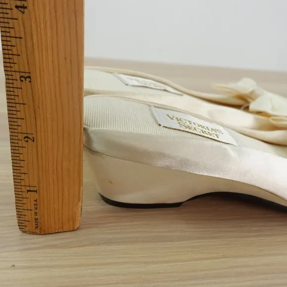 VINTAGE Victoria Secret Slip On Sandals 6 Cream Satin Bow Slide Indoor Sleepwear