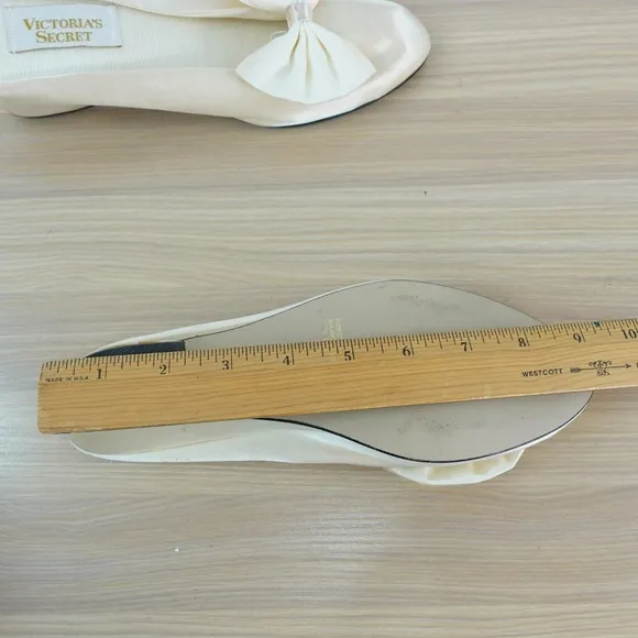VINTAGE Victoria Secret Slip On Sandals 6 Cream Satin Bow Slide Indoor Sleepwear