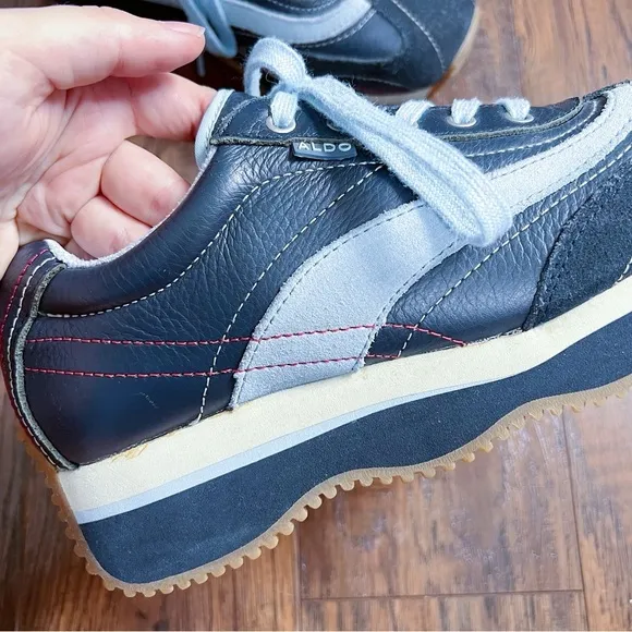 vintage • Y2K Aldo chunky platform sneakers blue leather sporty retro two tone