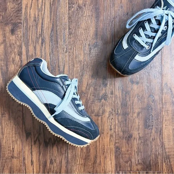 vintage • Y2K Aldo chunky platform sneakers blue leather sporty retro two tone