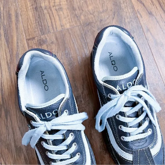 vintage • Y2K Aldo chunky platform sneakers blue leather sporty retro two tone