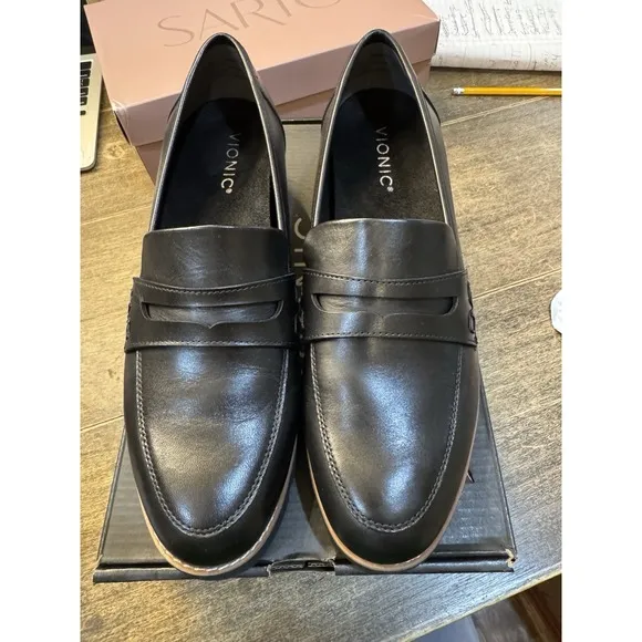 Vionic Cheryl II Black Leather Slip On Loafers Women's Size US 9.5 Lug Sole