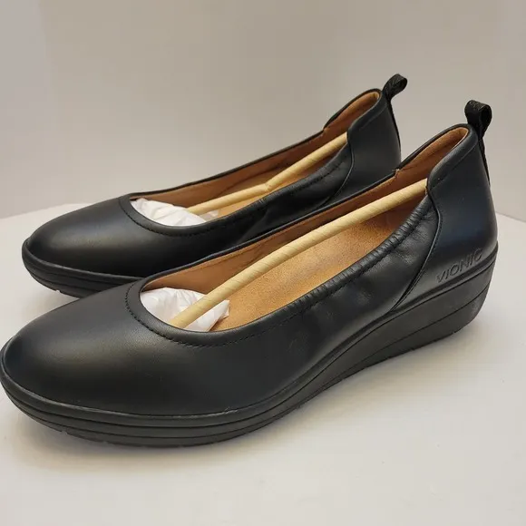 Vionic Jacey Flats Women's Black Leather Slip On Wedge Shoes Sz 8.5 NIB Fashion