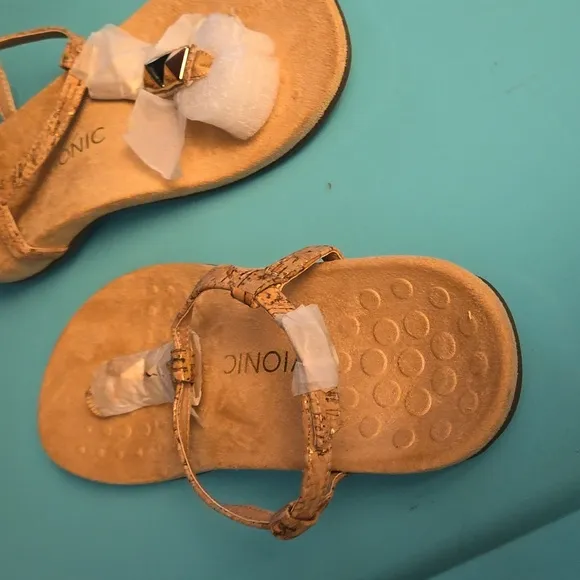 Vionic Sandals size 9 NWOT