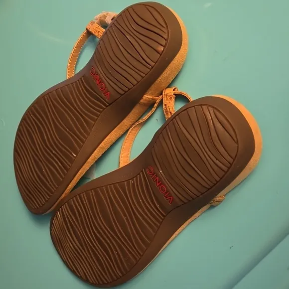 Vionic Sandals size 9 NWOT