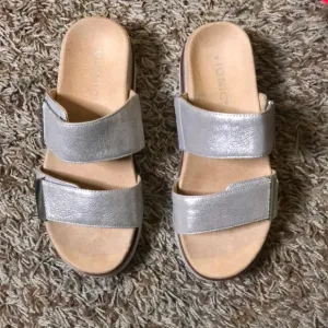 Vionic slip on platform sandals