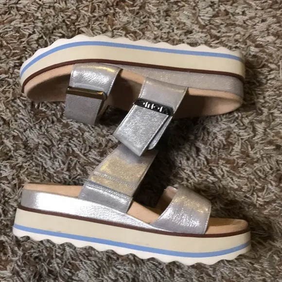 Vionic slip on platform sandals