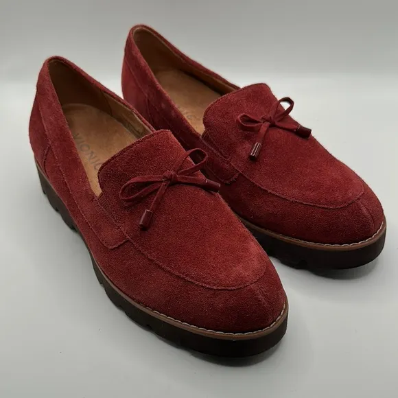 Vionic Sz 6 1/2 Finley Red Flats Suede Loafers