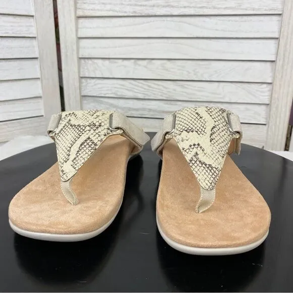Vionic Wanda Leather T-strap Thing Sandals Beige 7 Bone Snake Embossed