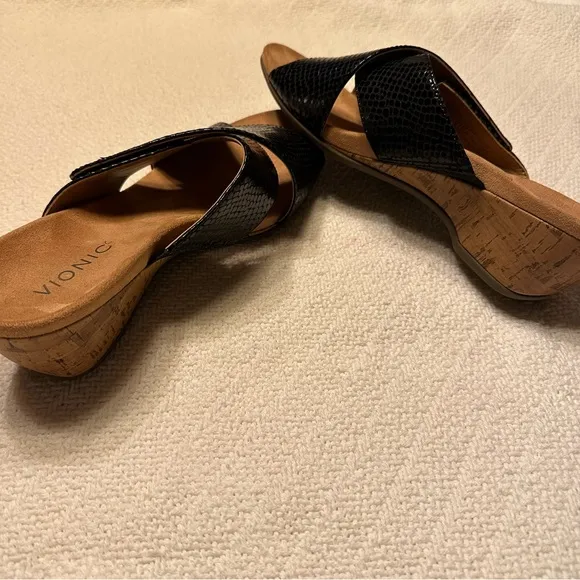 Vionic women’s open toe wedge sandal / dress shoe size 10