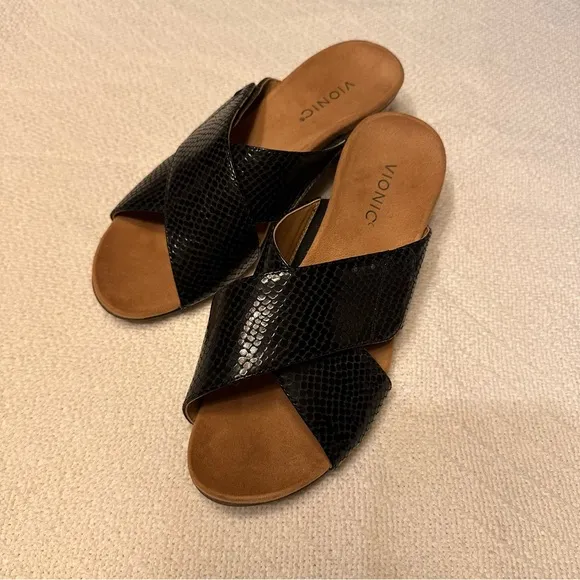 Vionic women’s open toe wedge sandal / dress shoe size 10