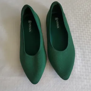 VIVAIA NWOT Green Pointed Toe Flats for Everyday Comfort