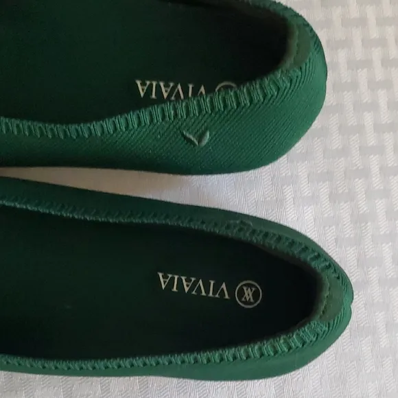 VIVAIA NWOT Green Pointed Toe Flats for Everyday Comfort