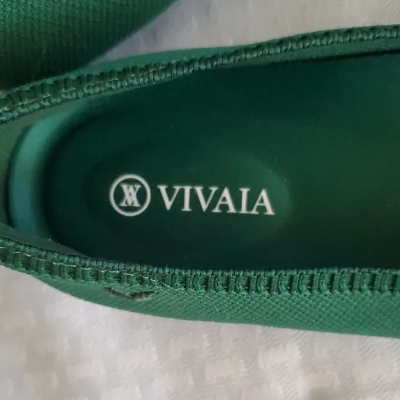 VIVAIA NWOT Green Pointed Toe Flats for Everyday Comfort
