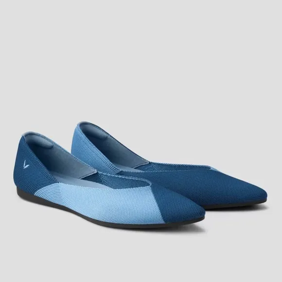 Vivaia Pointed-Toe V-Cut Flats (Valencia 2.0)- Colorblock Blue