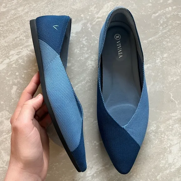 Vivaia Pointed-Toe V-Cut Flats (Valencia 2.0)- Colorblock Blue