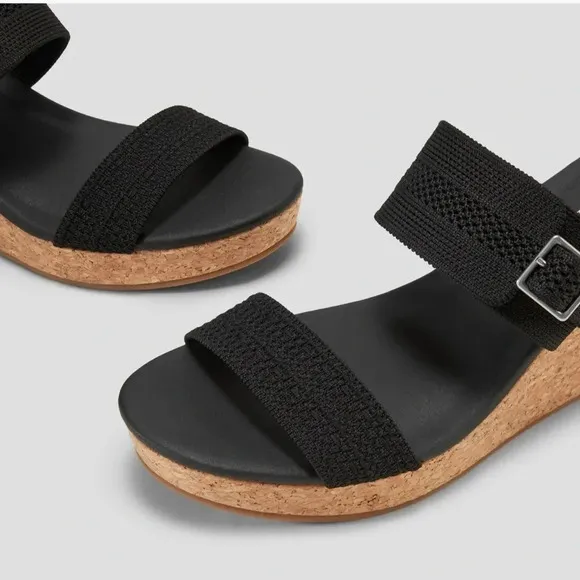 Vivaia Sammy Adjustable Strap Wedge Sandals size 40/9