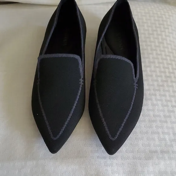 VIVAIA Sleek Black Slipon  Flats Sz 8
