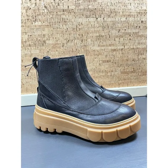 Woman's Boots SOREL Caribou™ X Boot Chelsea WP Women's Size 11