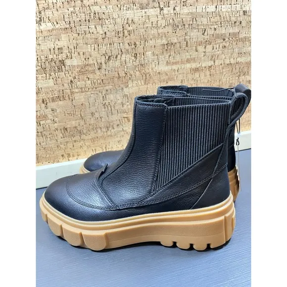 Woman's Boots SOREL Caribou™ X Boot Chelsea WP Women's Size 11