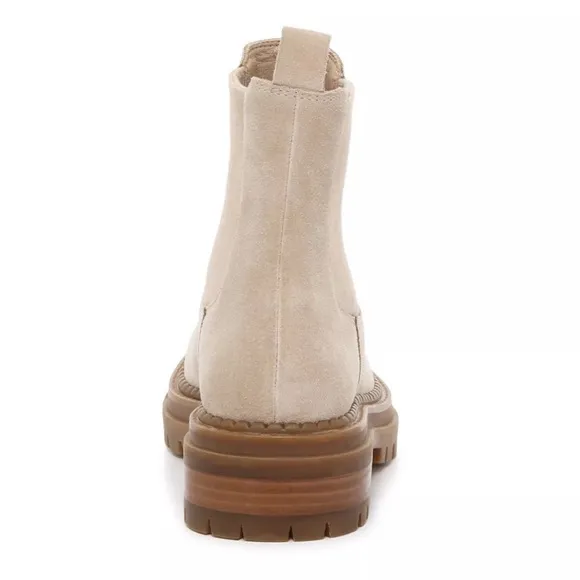 Woman's Boots Steve Madden Chelsy Chelsea Bootie Beige/Tan Suede Sz 11 NWT