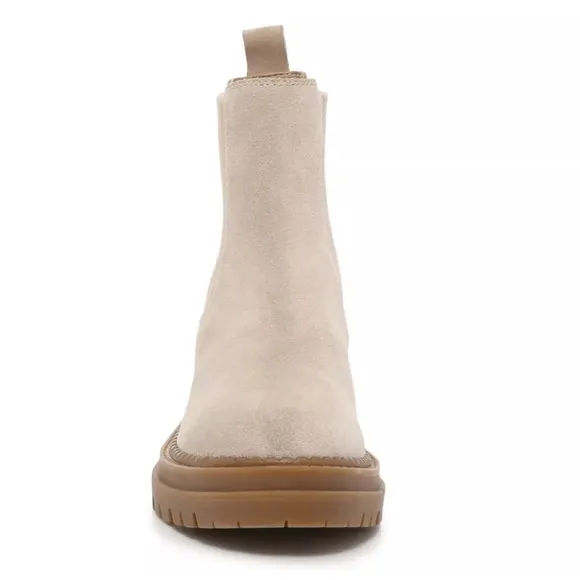Woman's Boots Steve Madden Chelsy Chelsea Bootie Beige/Tan Suede Sz 11 NWT