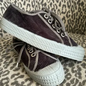 Women’s 38 gray corduroy designer lace up low top charcoal platform sneakers