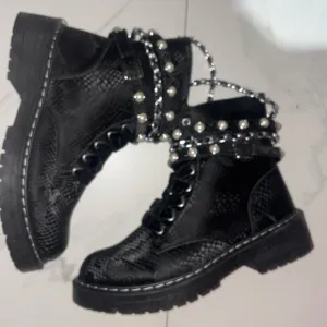 WOMENS BLACK BEJEWELED COMBAT BOOTS SIZE 9.5 NWB