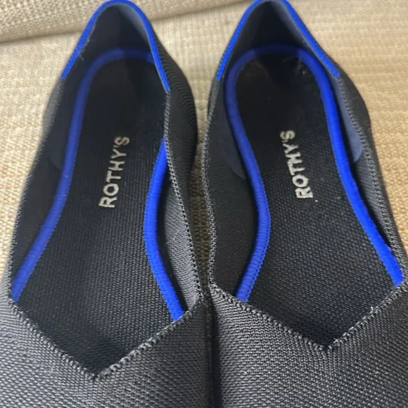 Womens Black Rothy's flat rounded toe slip on shoes Size 10 US