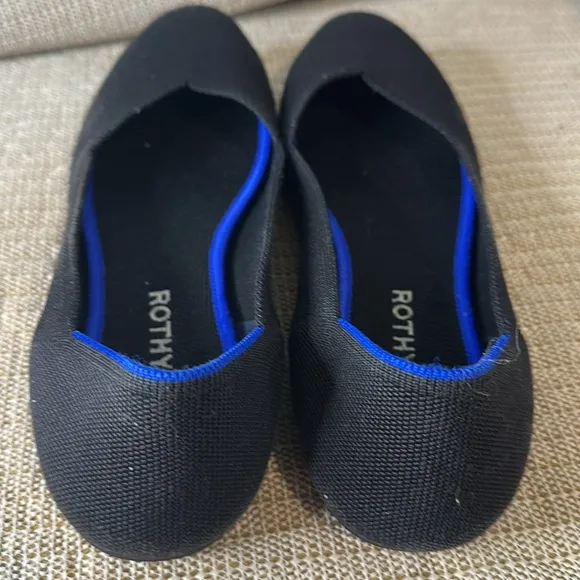 Womens Black Rothy's flat rounded toe slip on shoes Size 10 US