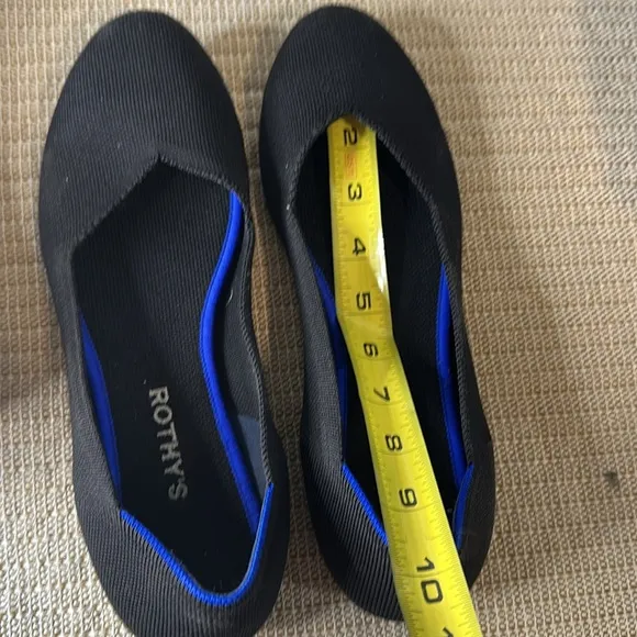 Womens Black Rothy's flat rounded toe slip on shoes Size 10 US
