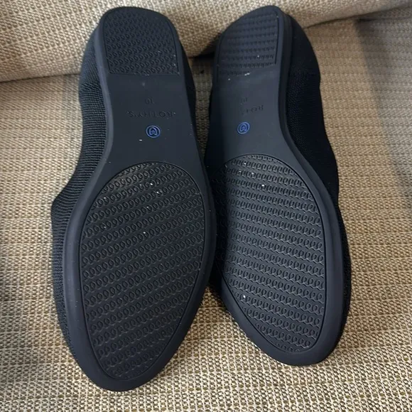 Womens Black Rothy's flat rounded toe slip on shoes Size 10 US
